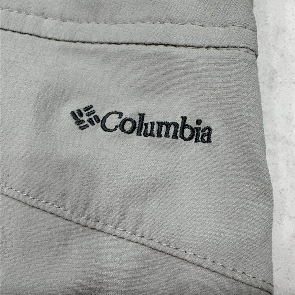 Columbia Women’s Omni-Shield Stretch Climber Canyon 11" Shorts in Safari - Picture 6 of 9